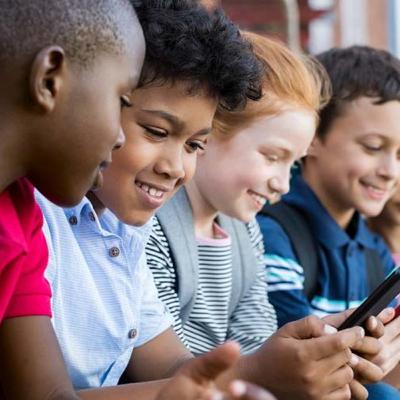 Celular é mesmo o grande vilão dos jovens? Celular é mesmo o grande vilão dos jovens?