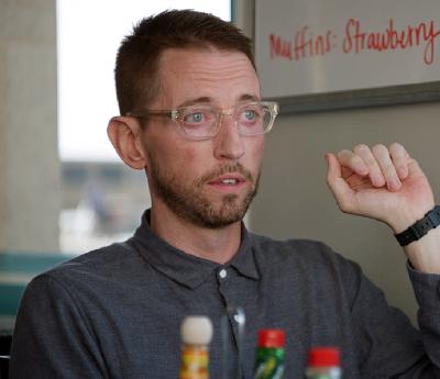 #071: 3 Mics, de Neal Brennan