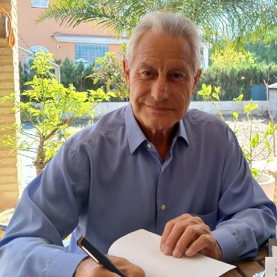 221. Historias personales: comparte en 30 segundos cómo 'La decisión de ser tú mismo' te transformó 221. Historias personales: comparte en 30 segundos cómo 'La decisión de ser tú mismo' te transformó