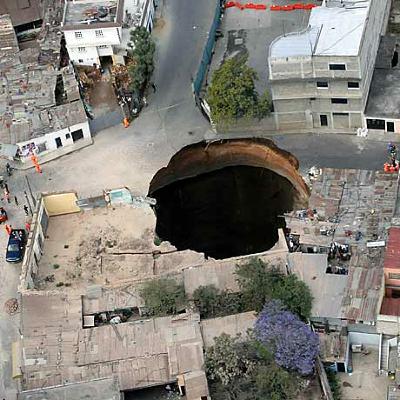 Episode 8: What happens when you jump into a hole that goes through the center of the earth? Episode 8: What happens when you jump into a hole that goes through the center of the earth?