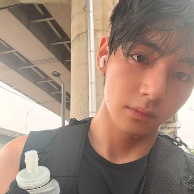 BTS’ V sparks buzz with winter ‘running addiction’ as he shares sweaty selfies in freezing wind BTS’ V sparks buzz with winter ‘running addiction’ as he shares sweaty selfies in freezing wind