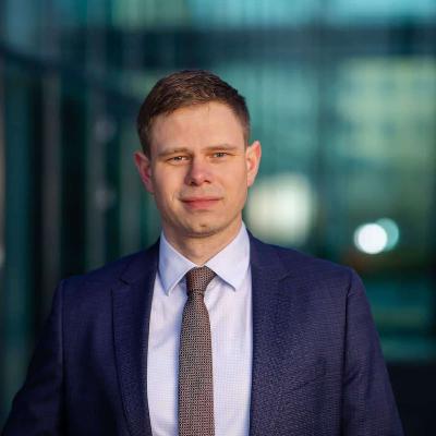 x Vilhjálmur Árnason