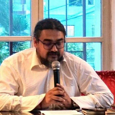 COLUMNA ECUADOR 2 ERNESTO FLORES EL CLUB DE LA PLUMA 16-11-2025