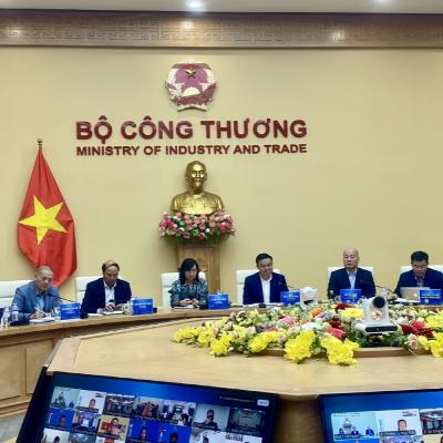 Tiêu điểm - Gắn kết chặt chẽ Thương vụ và trong nước để phấn đấu tăng trưởng xuất khẩu 15-16%