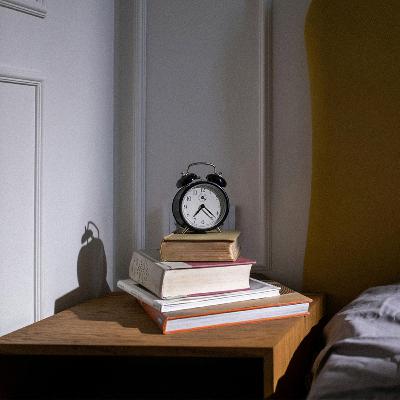 Έχεις στοίβες με αδιάβαστα βιβλία; Ορίστε τι «λένε» για σένα