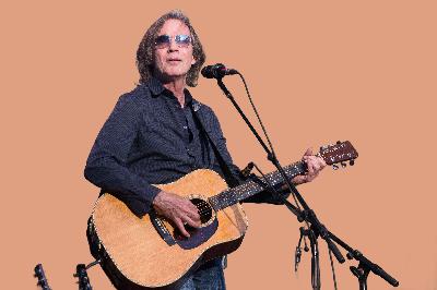 An Insight Into Jackson Browne's Unique Music