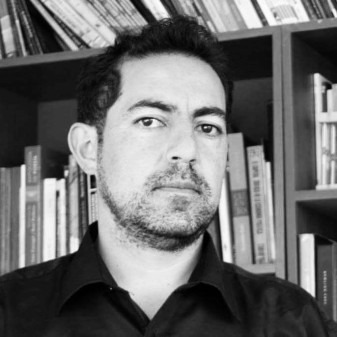 ESCRITORES ECUATORIANOS