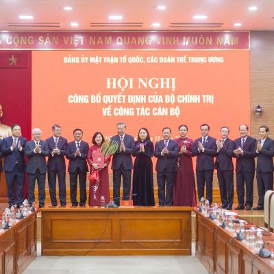 Thời sự 12h 4/11/2025: Tổng Bí thư trao quyết định của Bộ Chính trị phân công, điều động cán bộ Thời sự 12h 4/11/2025: Tổng Bí thư trao quyết định của Bộ Chính trị phân công, điều động cán bộ