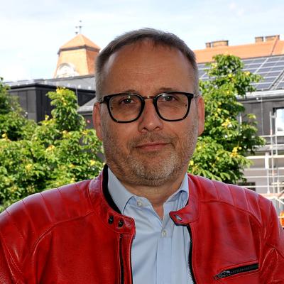 Mona Lisa mosolyától a vakotásodásig – a sokoldalú üveg titkai. Mona Lisa mosolyától a vakotásodásig – a sokoldalú üveg titkai.