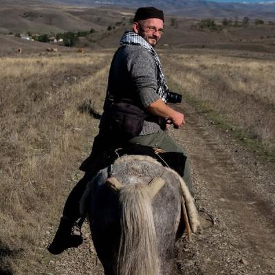 Lubię swobodę, kiedy mam kompletną wolność - rozmowa z Jackiem Jasińskim