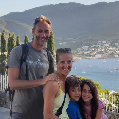 S1E2: Lynne et Laurent, World Tour Adventures S1E2: Lynne et Laurent, World Tour Adventures