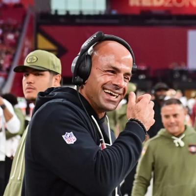 McDermott, Salah, Hafley e a DANÇA das CADEIRAS McDermott, Salah, Hafley e a DANÇA das CADEIRAS