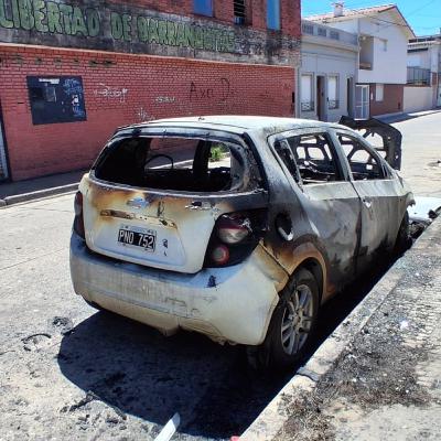 Se incendió un automóvil en barrio Barranquitas Se incendió un automóvil en barrio Barranquitas