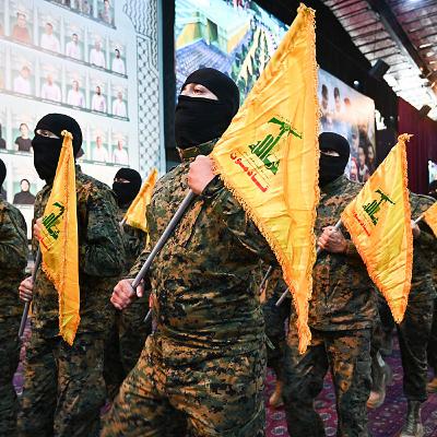ماذا بعد حظر الحكومة اللبنانية النشاط العسكري لحزب الله؟