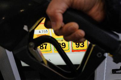 Patrick In The Morning: Cali Gas Station Charges $9.99 Per Gallon