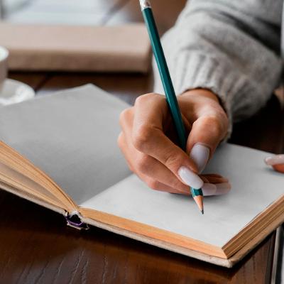 26-12: “Por si un día volvemos”: las luchas de las mujeres migrantes. 26-12: “Por si un día volvemos”: las luchas de las mujeres migrantes.