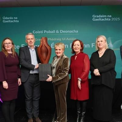 Brídín Uí Ghallchóir ó choiste forbartha Éadan Fhionn Fraoich.