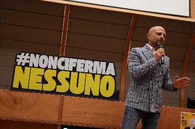 Luca Abete a Cagliari con #NonCiFermaNessuno per riscoprire l’empatia