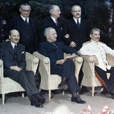 Kto rozpętał zimną wojnę? Nowy ład. /Ps...