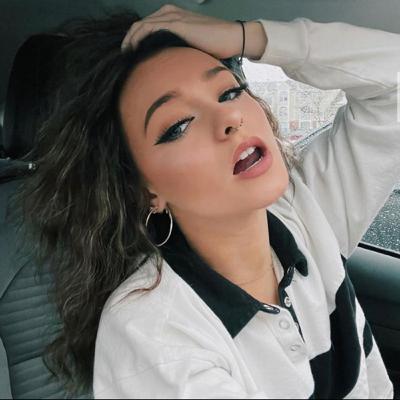Zoe LaVerne pregnant?