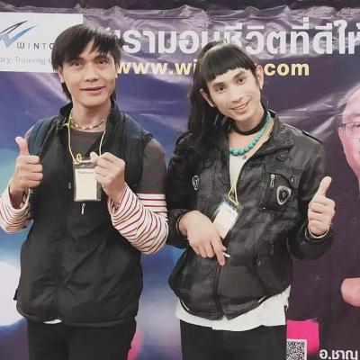 วันนี้จะแนะนำคุณเก่งธนพงษ์นะครับบาริสต้าประจำร้านกาแฟ gender diversity คาเฟ่ให้คุณผู้ชมได้รู้จักคับ