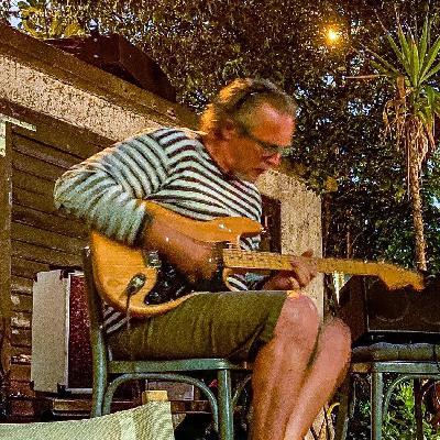 Tilos Bútorzene / Szélről: Szélről - Eichinger Tibor gitárossal az év utolsó adásában