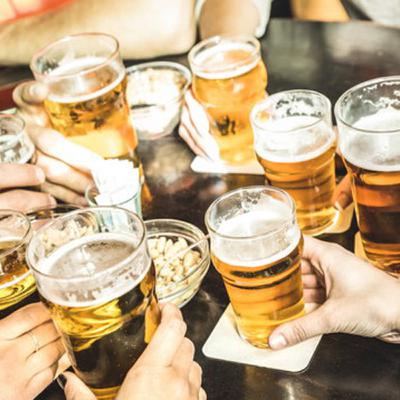 Es correcto casarse con alguien que bebe alcohol igual tu? Es correcto casarse con alguien que bebe alcohol igual tu?
