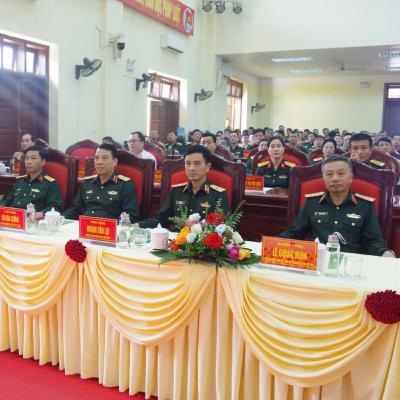 Tin trong nước - Giáo dục pháp luật góp phần xây đựng đơn vị quân đội vững mạnh toàn diện Tin trong nước - Giáo dục pháp luật góp phần xây đựng đơn vị quân đội vững mạnh toàn diện