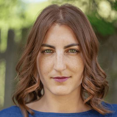 Bruja Magic with Lorraine Monteagut