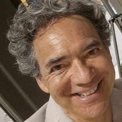 Jef Hofmeister: UItvoerend kunstenaar,  Medeoprichter Volksoperahuis, Ridder in de orde van Oranje Nassau