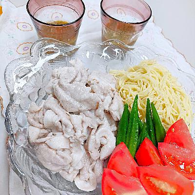 🍜『冷え冷え豚しゃぶと棒ラーメンのつけ麺』🐷🥒