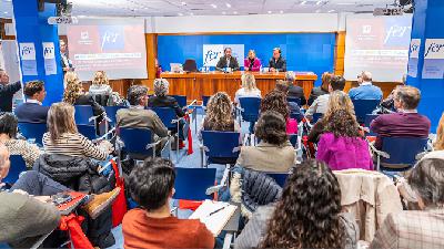 La FER acerca a las empresas a la UR con el programa de microcredenciales universitarias