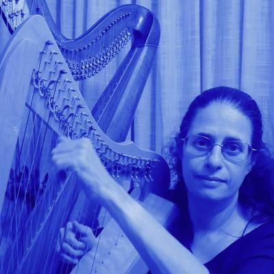 מלך המיתרים זקוק לכרכרה מיוחדת: נגנית הנבל גתית בועזסון – חלק א'