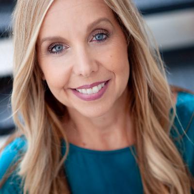 Orlando-based children’s author Kirsten Telan is my very special guest with “A Tale of Two Dogs” !
