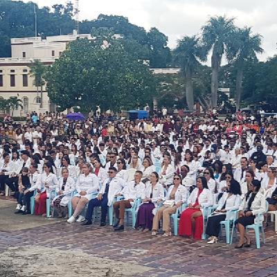 Nuevos profesionales y técnicos de la salud en Camagüey