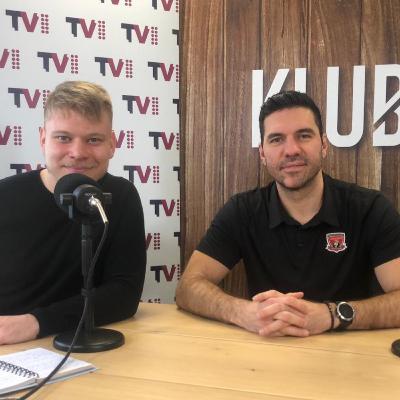 Klubovna s Peterem Frühaufem, asistentem trenéra Mountfieldu HK