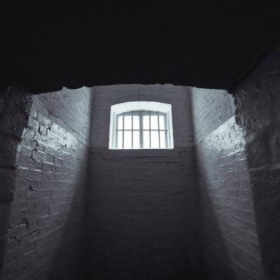 Kara Kafes - Ruhşen Doğan Nar Öyküsü Kara Kafes - Ruhşen Doğan Nar Öyküsü