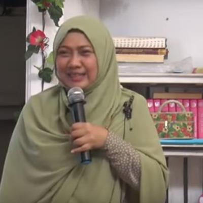 dr. Aisyah Dahlan, CHt II KOMUNIKASI EFEKTIF DALAM KELUARGA II Kajian Parenting dr. Aisyah Dahlan, CHt II KOMUNIKASI EFEKTIF DALAM KELUARGA II Kajian Parenting