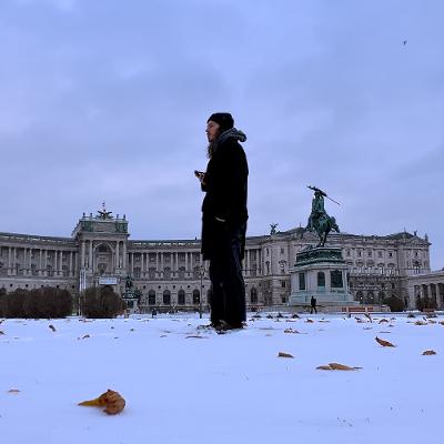 Heldenplatz, Ballhausplatz, Hofburg, Bundespräsident und mein neues Album "Weana Bazi" Heldenplatz, Ballhausplatz, Hofburg, Bundespräsident und mein neues Album "Weana Bazi"
