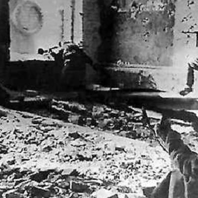 S8 Ep572: 11. Professor Paul Thomas Chamberlain describes the Casablanca and Tehran conferences, where Allied leaders grappled with the realization that the Soviet Union would emerge as a dominant European power. He highlights Roosevelt’s anti-colonial vision, whic