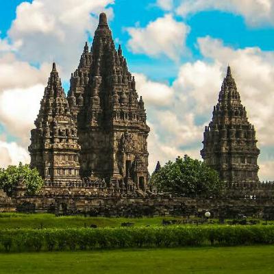 Konsep Berpikir Diakronik dan Sinkronik dalam Karya Sejarah