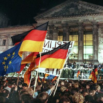 Европейският парламент, падането на Берлинската стена и обединението на Германия Европейският парламент, падането на Берлинската стена и обединението на Германия