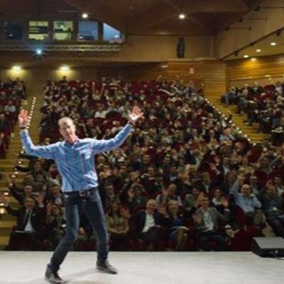 Marketing Expert, International Keynote Speaker, Best-Selling Author of "Fanocracy", DAVID MEERMAN SCOTT joins the podcast!