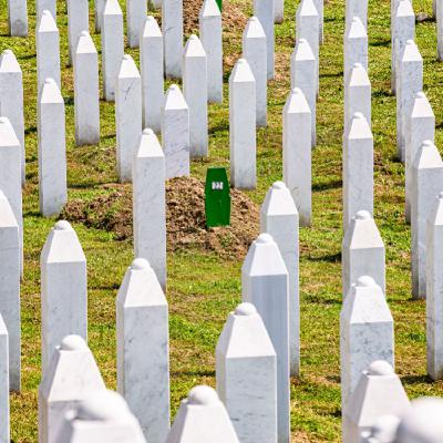Atceroties Srebrenicu