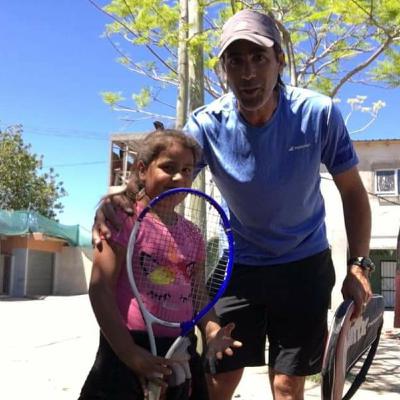 Matias Laganá y el Tenis Solidario Matias Laganá y el Tenis Solidario