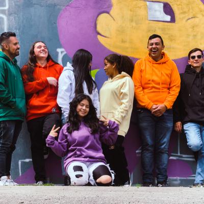 De Selfies a Selflove: Construyendo Confianza en la Era de las Redes Sociales