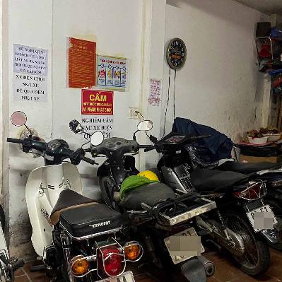 Chủ bãi xe nói gì khi 'cấm cửa' xe điện?