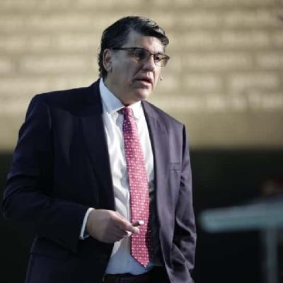 Tano Santos: De las punto.com a la inteligencia artificial: 25 años de mercados bursátiles en Estados Unidos y España Tano Santos: De las punto.com a la inteligencia artificial: 25 años de mercados bursátiles en Estados Unidos y España