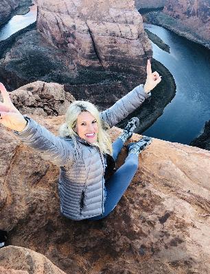 Episode 34 with Holli Howard : Mountains + Valleys