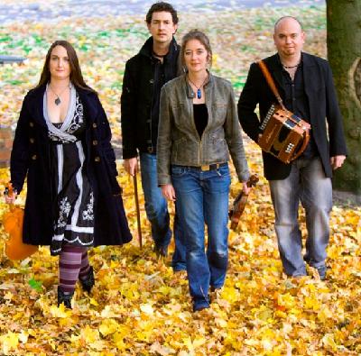The Antiques Folk Show With Nancy Kerr, James Fagan, Richard & Jess Arrowsmith (AKA Melrose Quartet) The Antiques Folk Show With Nancy Kerr, James Fagan, Richard & Jess Arrowsmith (AKA Melrose Quartet)